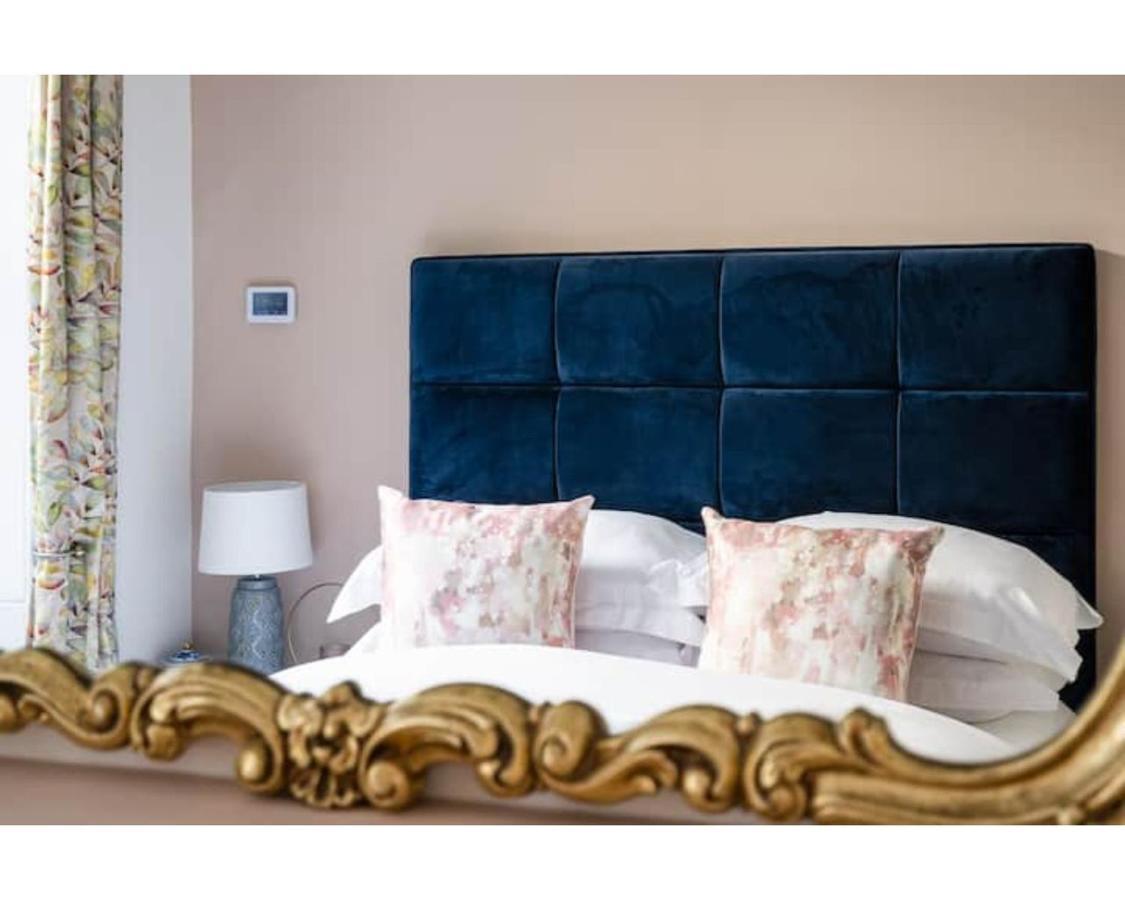 The Gilt Apartment Bath Luaran gambar